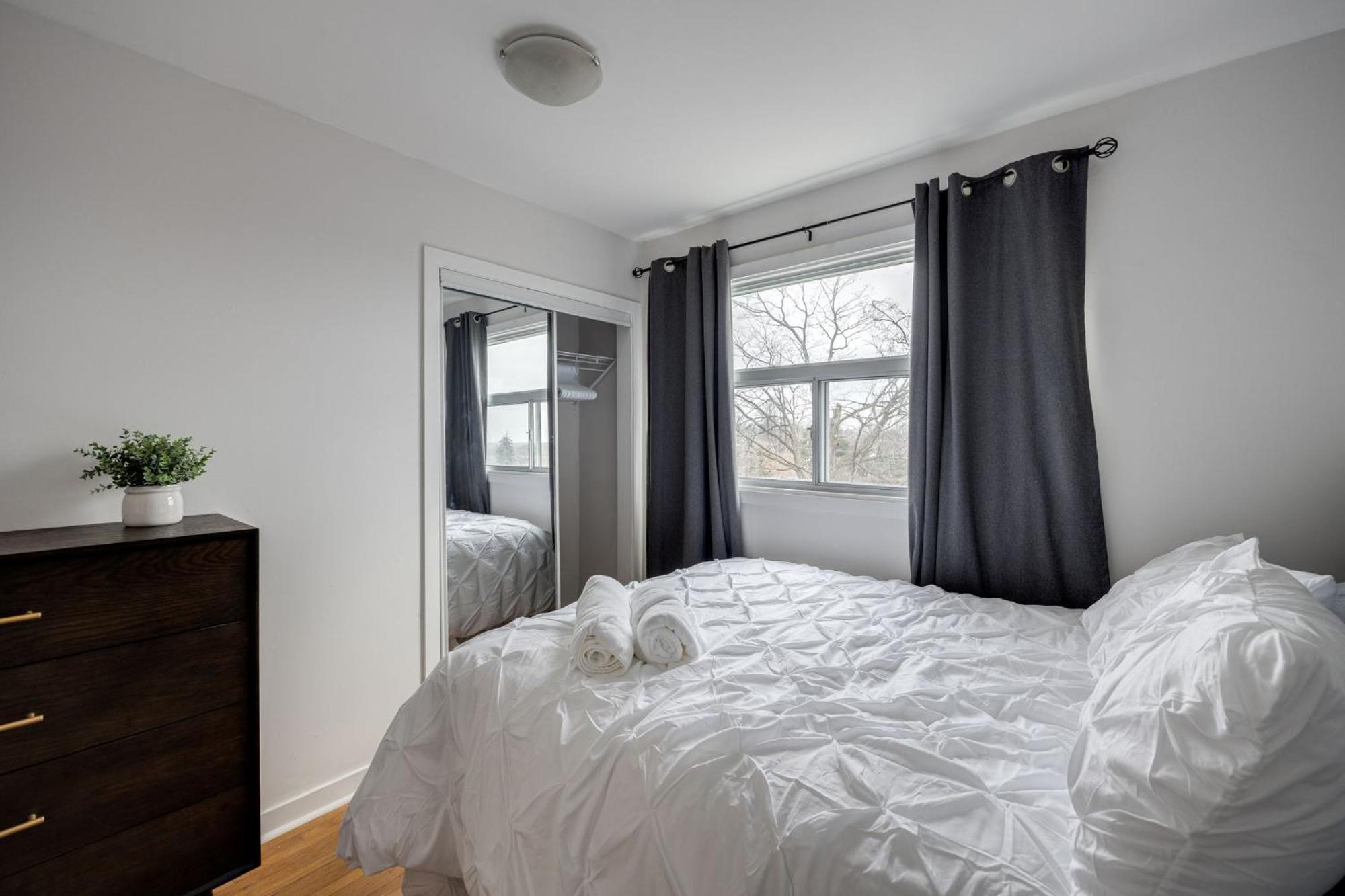 Eglinton West Guest Suite Toronto Exterior photo
