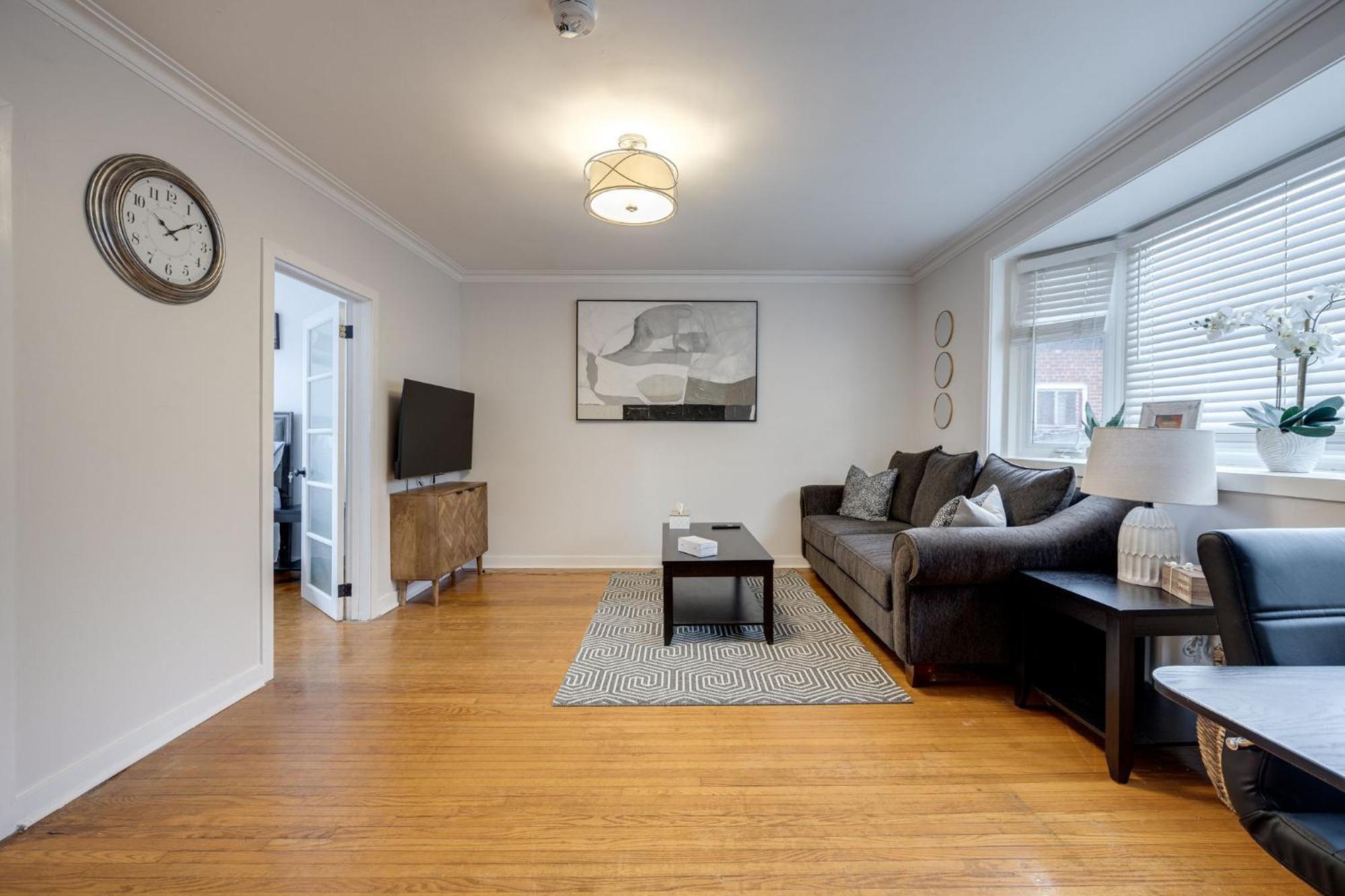Eglinton West Guest Suite Toronto Exterior photo