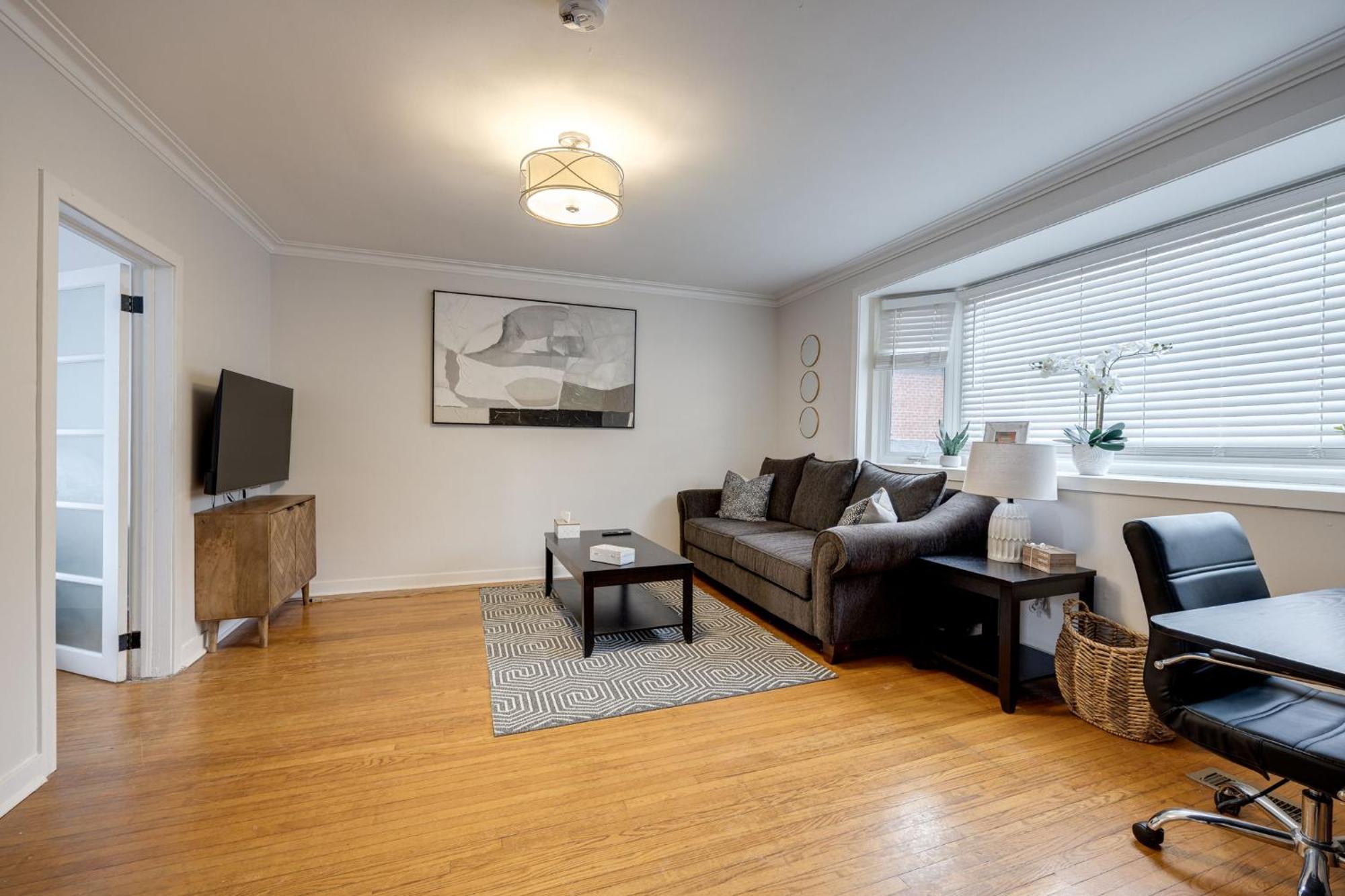 Eglinton West Guest Suite Toronto Exterior photo